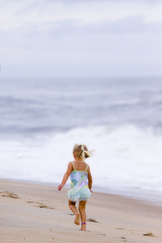 20090829211604_rhae on the beach_w.jpg